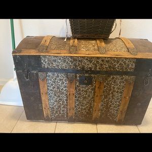 Vintage chest